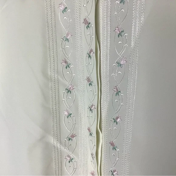 < Vtg Yves St. Clair Ivory Button Down With Floral Detail > - Picture 4 of 5